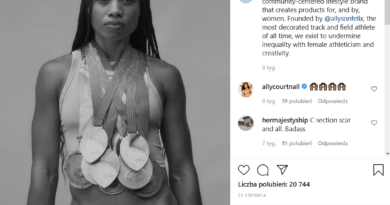 Zdjęcie Alisson Felix z Instagrama - sportsmenka ze wszystkimi medalami i wyraźnym śladem po cięciu cesarskim